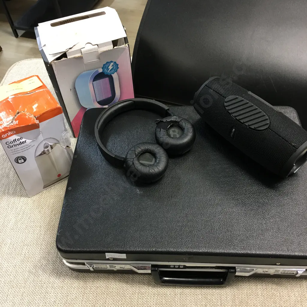Artist Folder, Anko Speaker, Power Bank, Coffee Grinder, Brief Case & Heater Image 1++